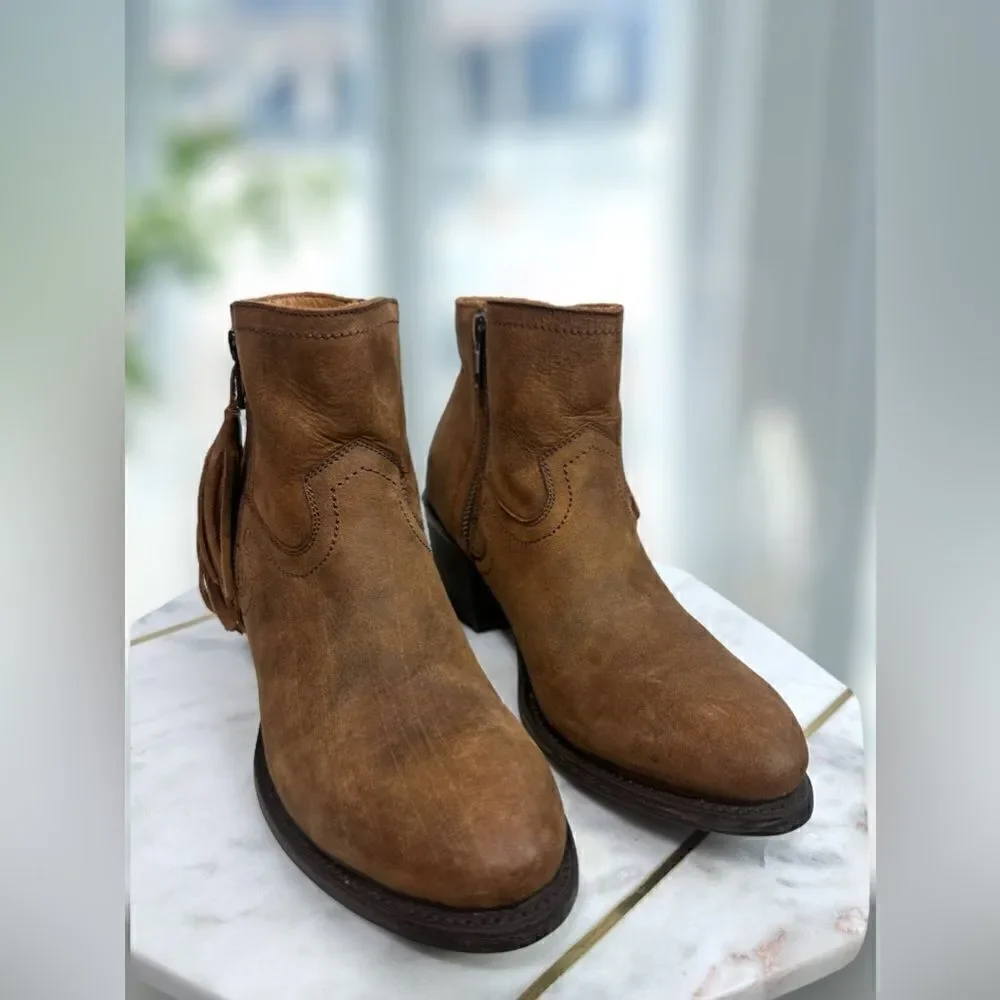 Anthropologie BASKE FRINGED WESTERN Handmade leather Goodyear Welt Boot Size 8